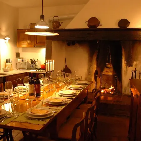 Archipettoli Villa *
