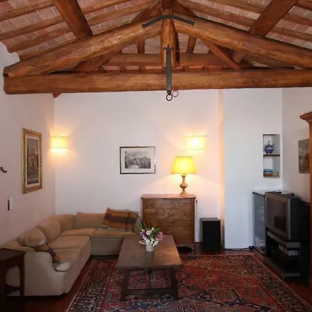 Archipettoli Villa *